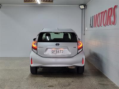 2018 Toyota Aqua - Thumbnail