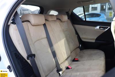 2012 Lexus CT200H - Thumbnail
