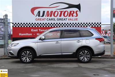2020 Mitsubishi Outlander - Thumbnail