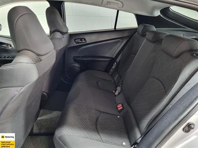 2018 Toyota Prius - Thumbnail