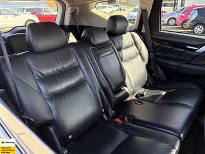 2018 Mitsubishi Pajero Sport - Thumbnail