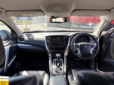 2018 Mitsubishi Pajero Sport - Thumbnail