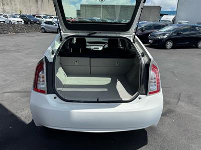 2015 Toyota Prius - Thumbnail