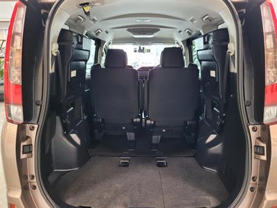 2014 Toyota Noah - Thumbnail