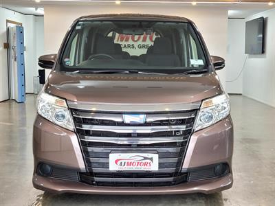 2014 Toyota Noah - Thumbnail