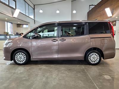 2014 Toyota Noah - Thumbnail