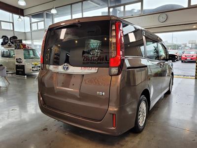 2014 Toyota Noah - Thumbnail