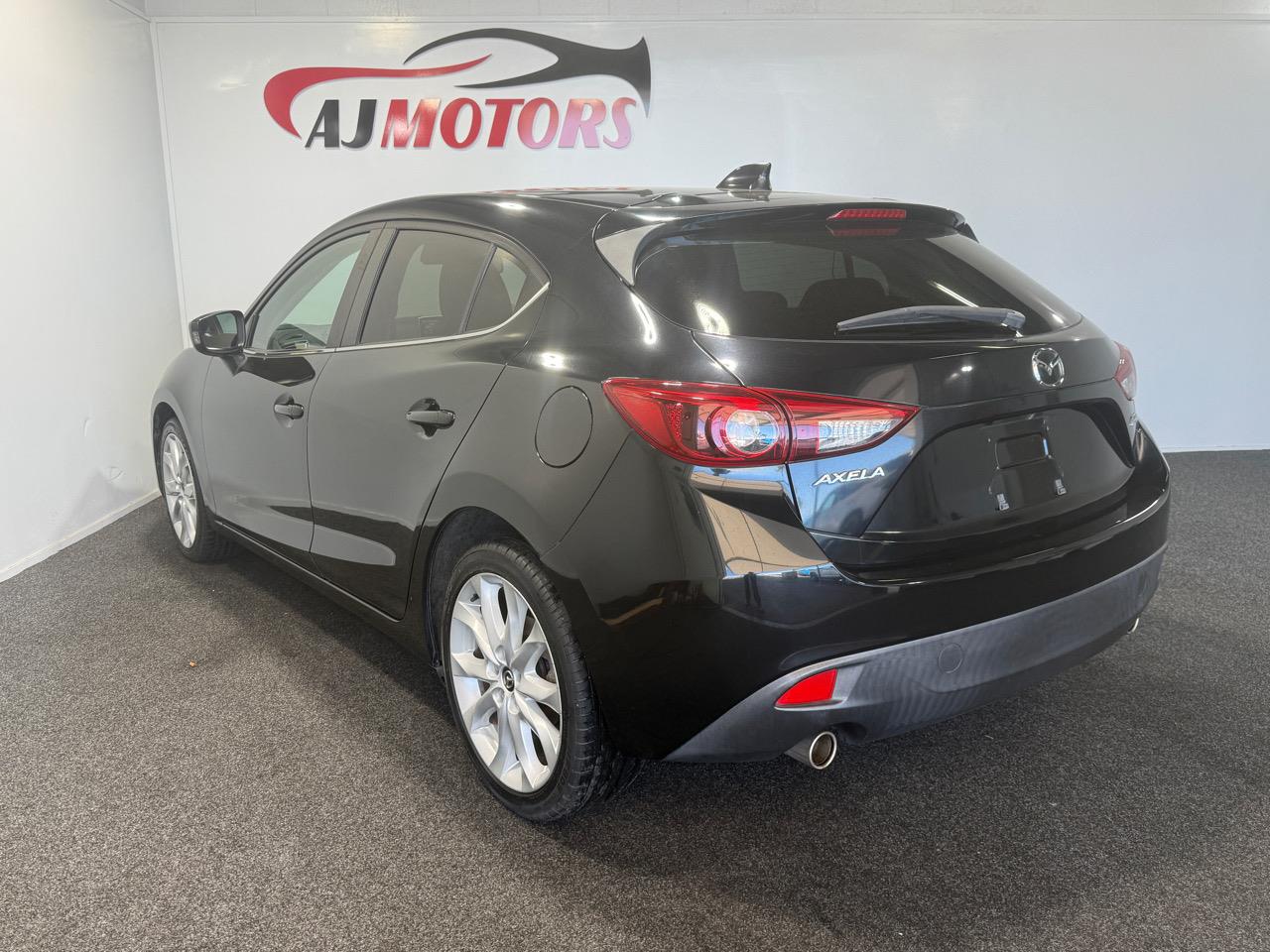 2014 Mazda Axela