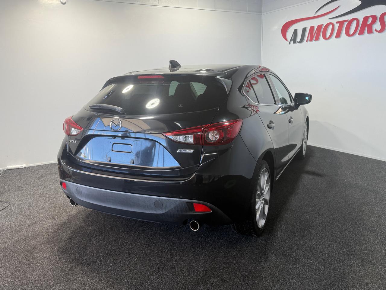 2014 Mazda Axela