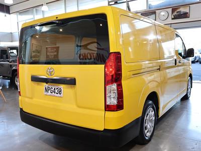 2021 Toyota Hiace - Thumbnail
