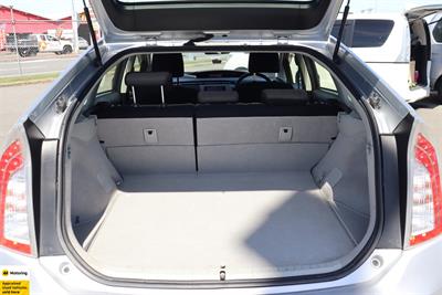 2014 Toyota Prius - Thumbnail