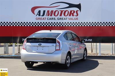 2014 Toyota Prius - Thumbnail