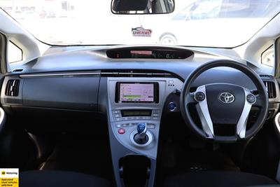 2014 Toyota Prius - Thumbnail