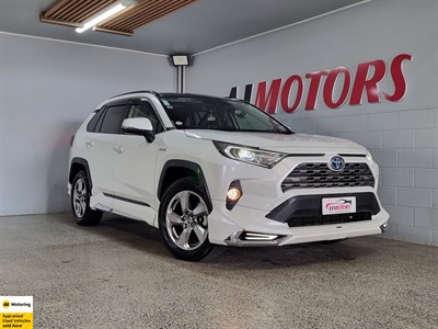2020 Toyota RAV4 - Thumbnail