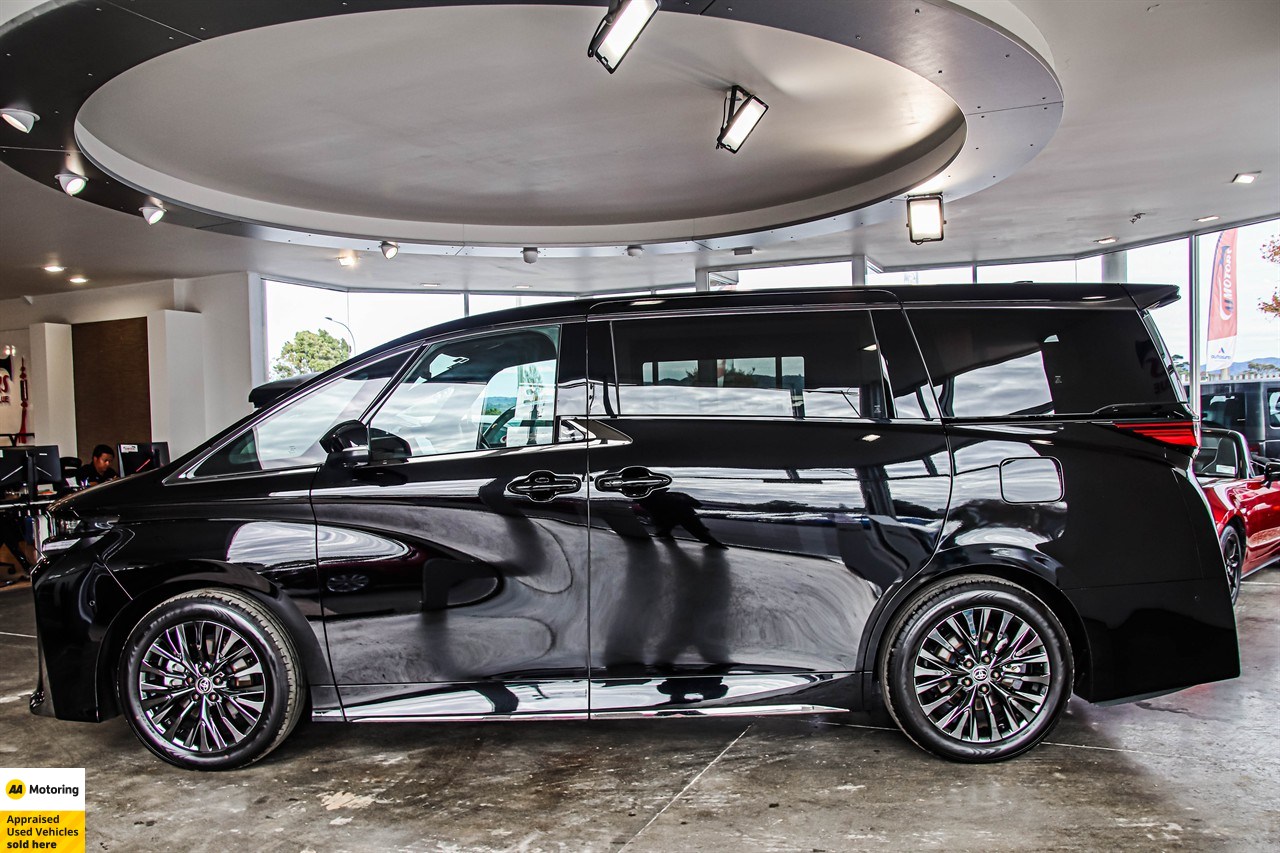 2025 Toyota Vellfire