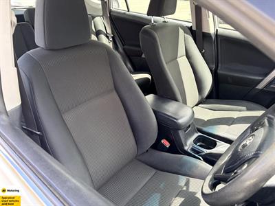 2017 Toyota RAV4 - Thumbnail