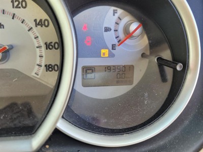 2010 Nissan Tiida - Thumbnail