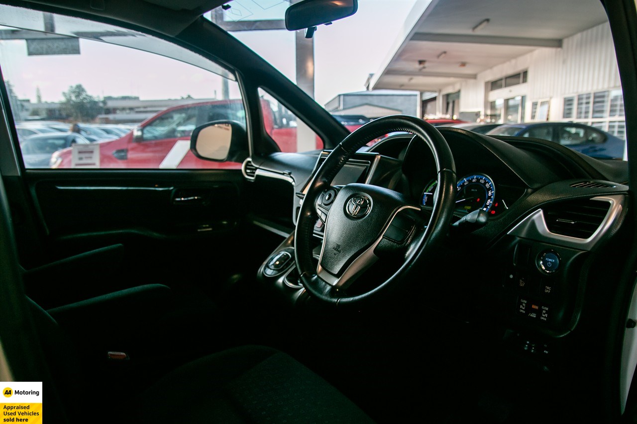 2014 Toyota Voxy