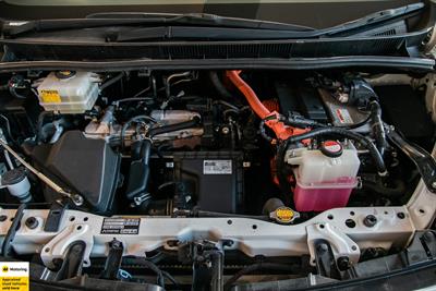 2014 Toyota Voxy - Thumbnail
