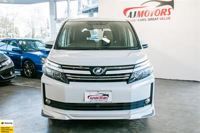 2014 Toyota Voxy - Thumbnail