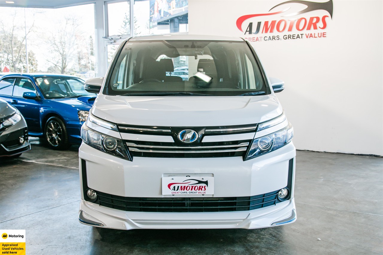 2014 Toyota Voxy