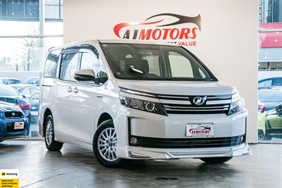 2014 Toyota Voxy - Thumbnail
