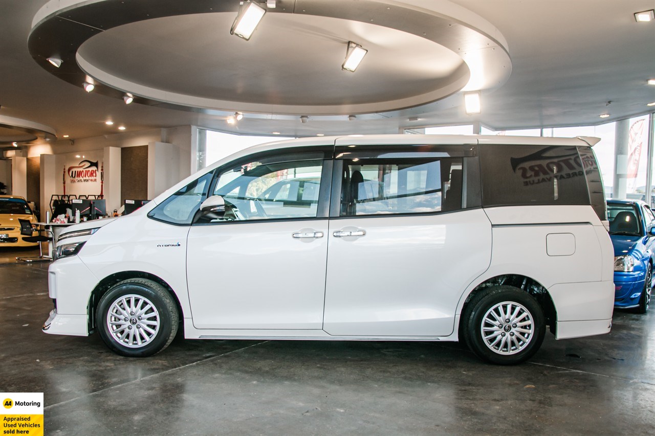 2014 Toyota Voxy