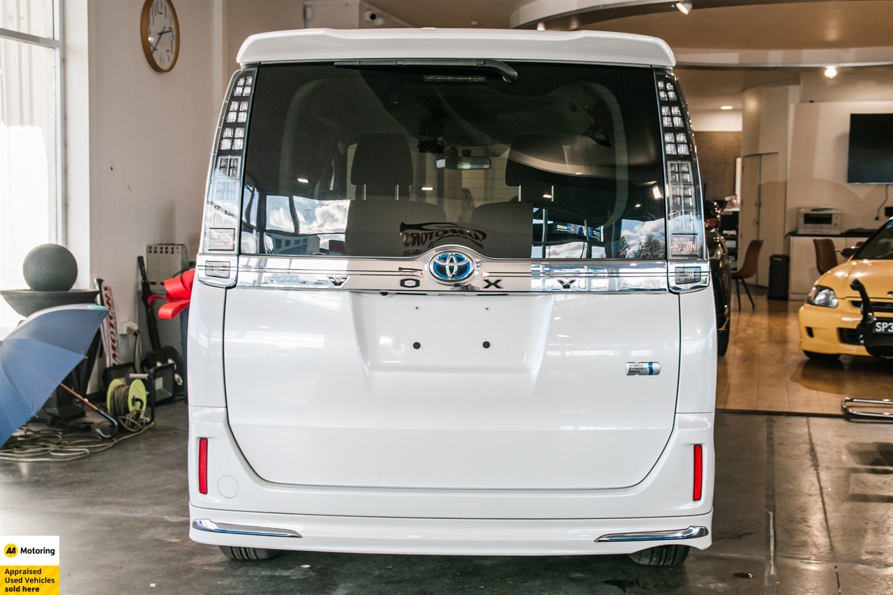 2014 Toyota Voxy