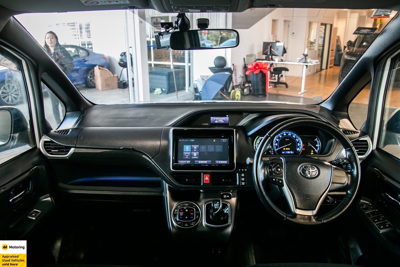 2014 Toyota Voxy