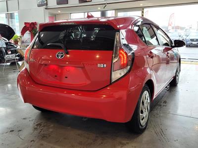 2016 Toyota Aqua - Thumbnail