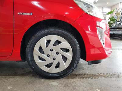 2016 Toyota Aqua - Thumbnail