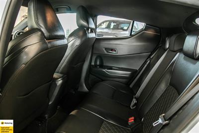 2020 Toyota C-HR - Thumbnail