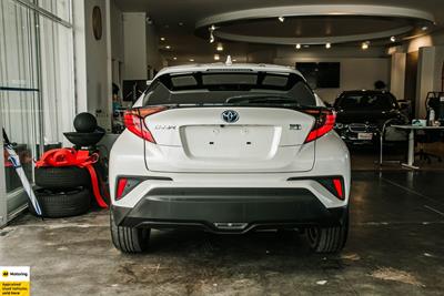 2020 Toyota C-HR - Thumbnail