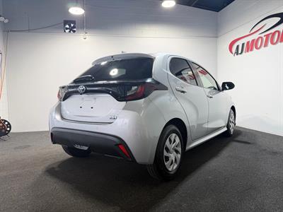 2021 Toyota Yaris - Thumbnail