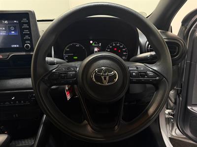 2021 Toyota Yaris - Thumbnail
