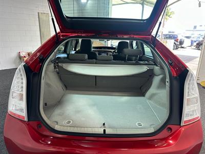 2010 Toyota Prius - Thumbnail