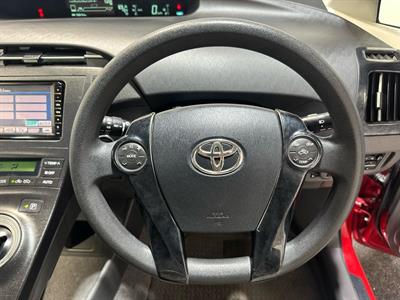 2010 Toyota Prius - Thumbnail