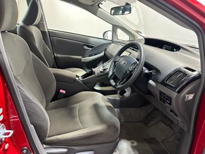 2010 Toyota Prius - Thumbnail