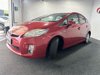 2010 Toyota Prius - Thumbnail