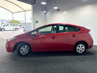 2010 Toyota Prius - Thumbnail