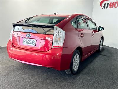 2010 Toyota Prius - Thumbnail