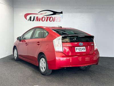2010 Toyota Prius - Thumbnail