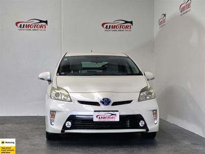 2014 Toyota Prius - Thumbnail