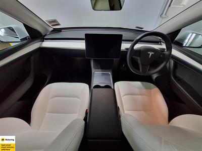 2023 Tesla Model Y - Thumbnail