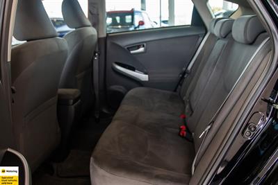 2010 Toyota Prius - Thumbnail