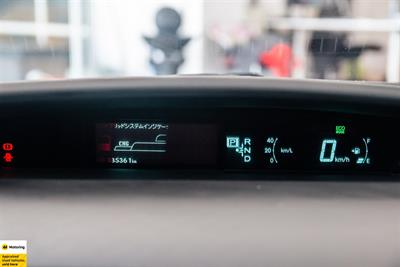 2010 Toyota Prius - Thumbnail