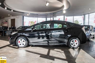 2010 Toyota Prius - Thumbnail