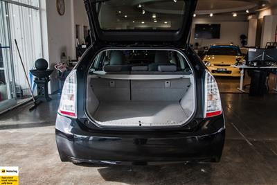 2010 Toyota Prius - Thumbnail