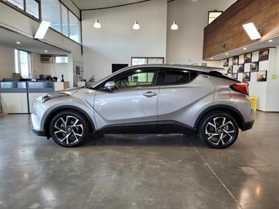 2017 Toyota C-HR - Thumbnail