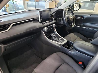 2020 Toyota RAV4 - Thumbnail